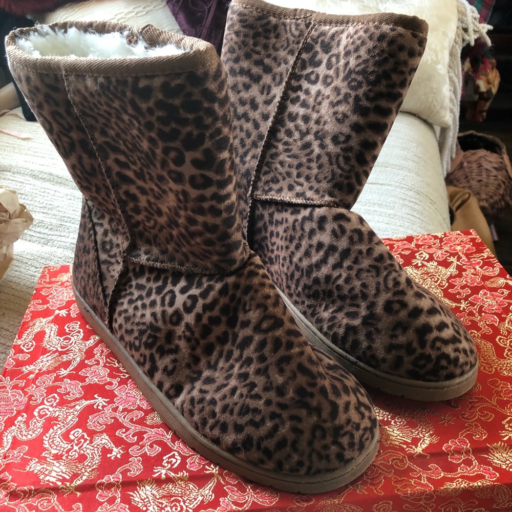 Dawgs animal print boots